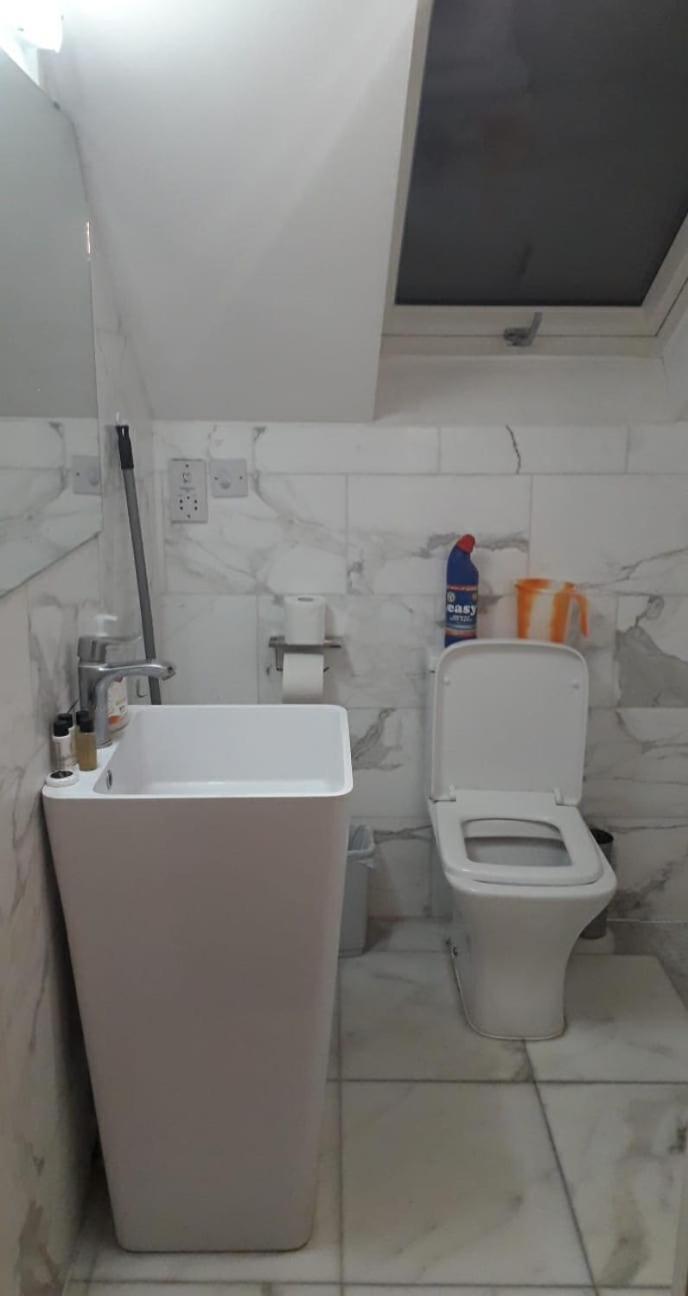 371 Cranbrook Rd Ig2 Hotel อิลฟอร์ด ภายนอก รูปภาพ