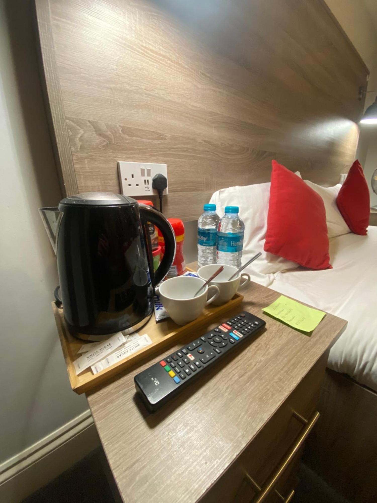 371 Cranbrook Rd Ig2 Hotel อิลฟอร์ด ภายนอก รูปภาพ